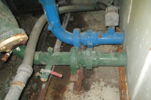 งานเปลี่ยนท่อน้ำระบายความร้อนระบบปรับอากาศ ( AHU ) จากท่อเหล็กดำเป็นท่อ PPR